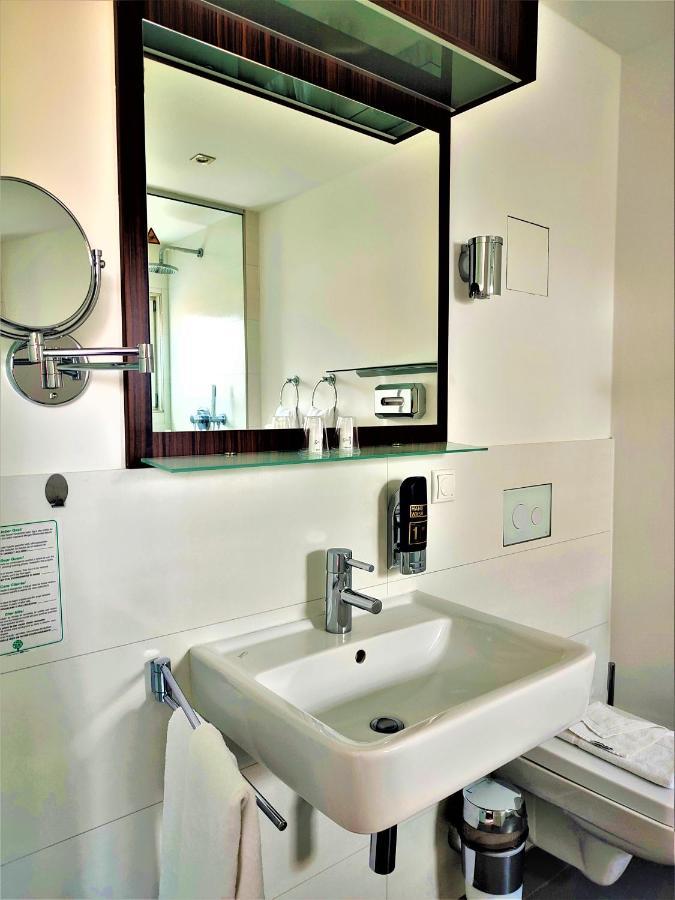 Strandhotel Dranske Ngoại thất bức ảnh