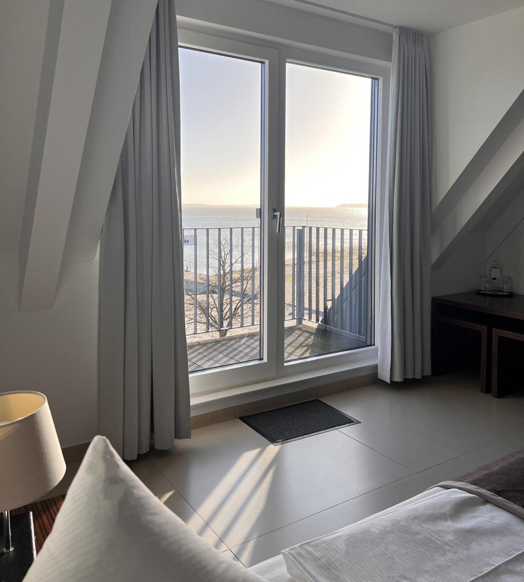 Strandhotel Dranske Ngoại thất bức ảnh