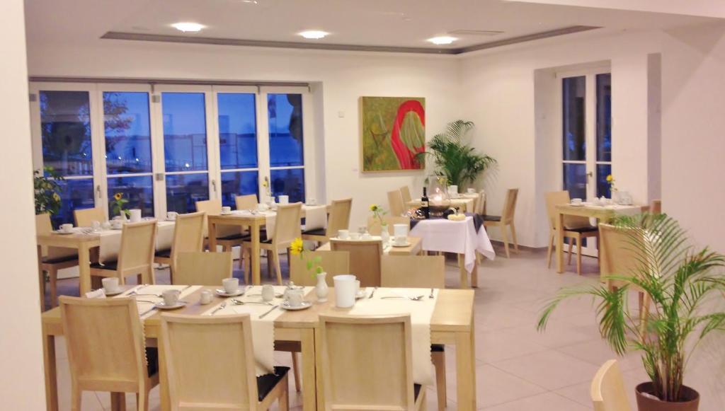 Strandhotel Dranske Ngoại thất bức ảnh
